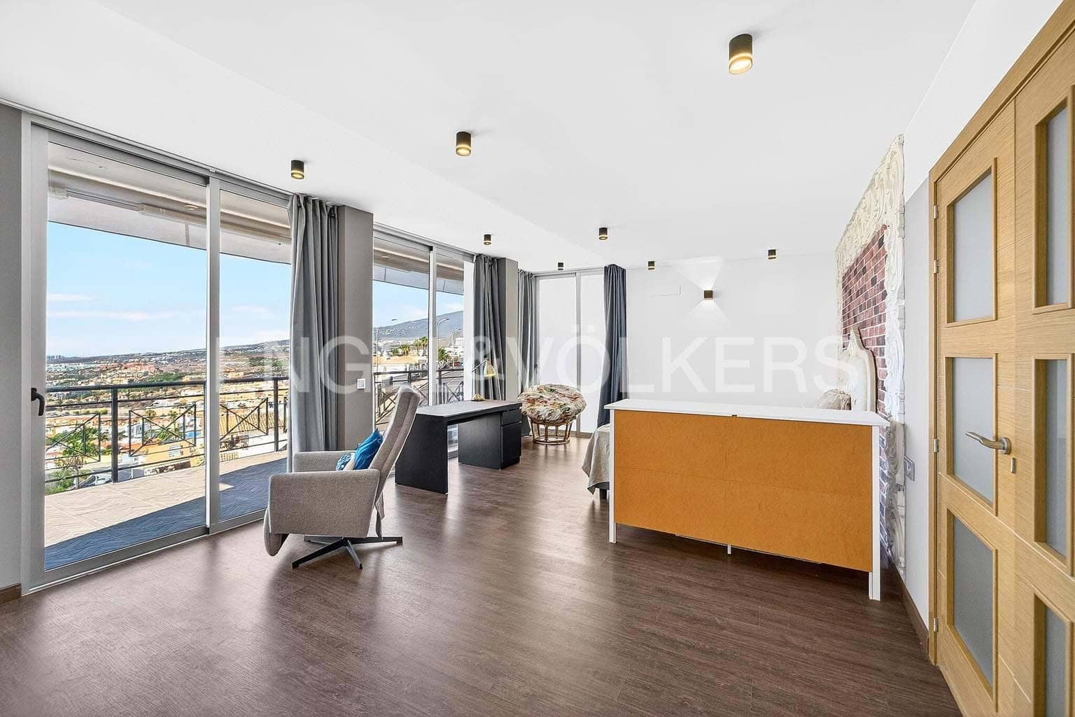 4 bedroom Villa for sale in San Eugenio with pool - € 988,000 (Ref: 9517888)