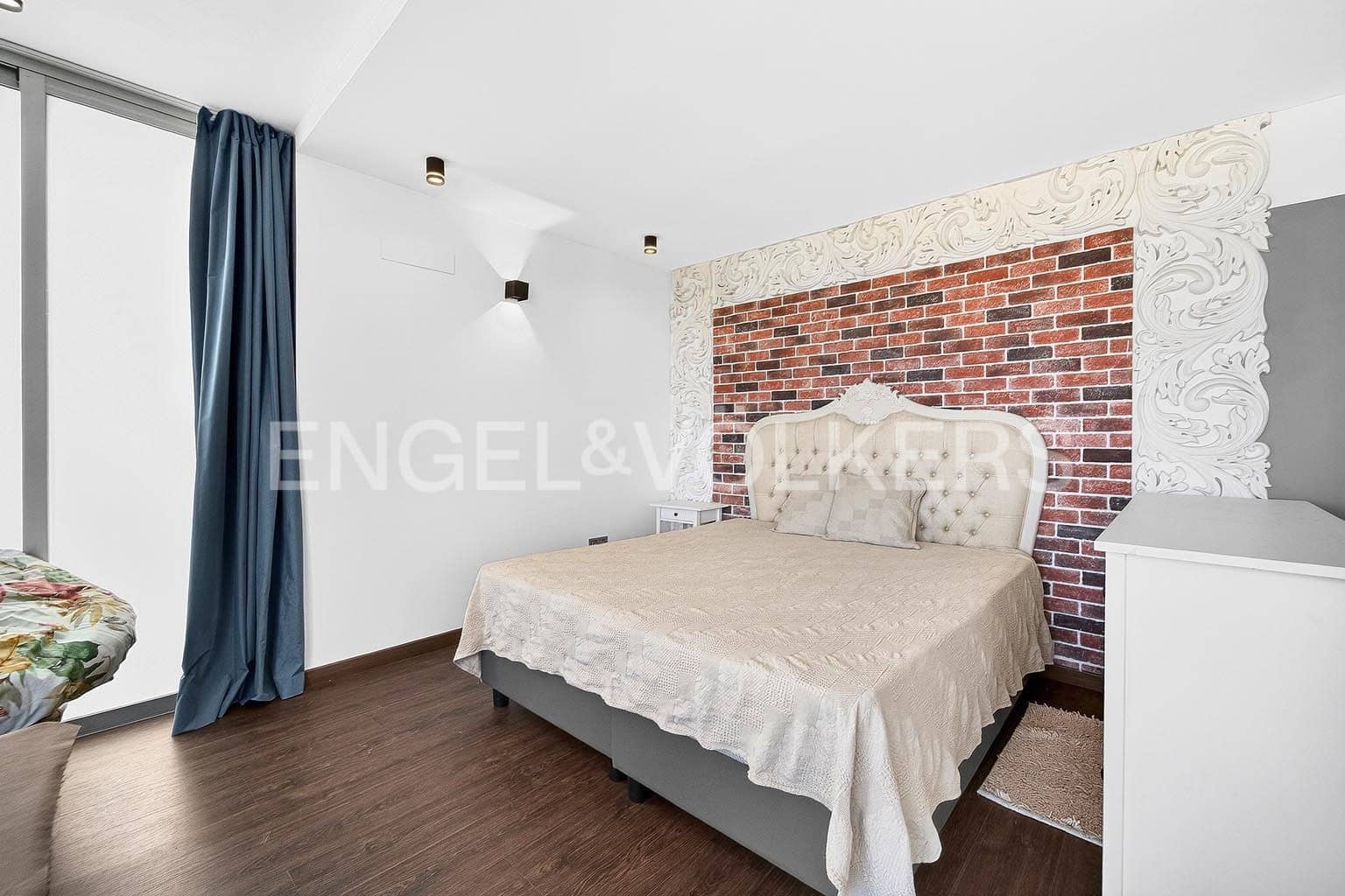 4 bedroom Villa for sale in San Eugenio with pool - € 988,000 (Ref: 9517888)