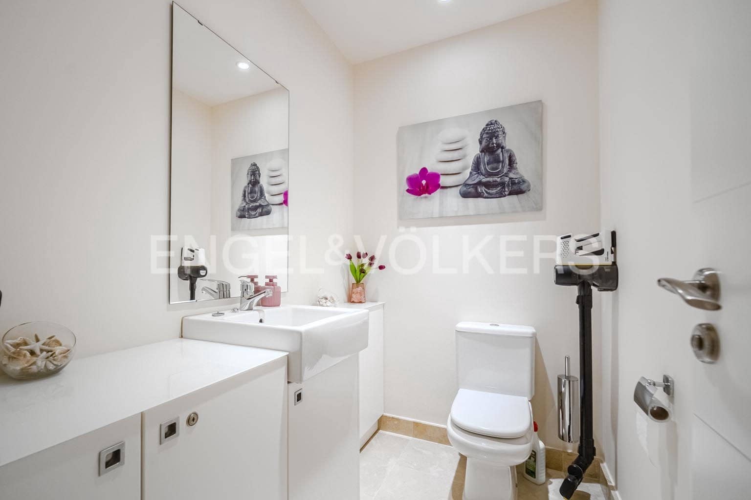 2 soverom Leilighet til salgs i La Caleta med svømmebasseng - € 995 000 (Ref: 9522864)