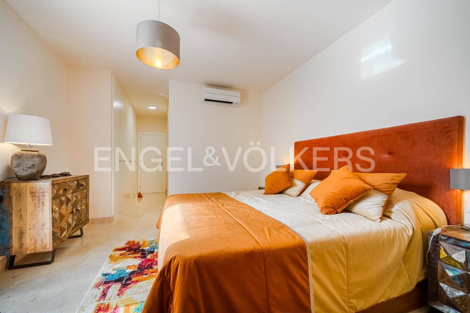 2 soverom Leilighet til salgs i La Caleta med svømmebasseng - € 995 000 (Ref: 9522864)