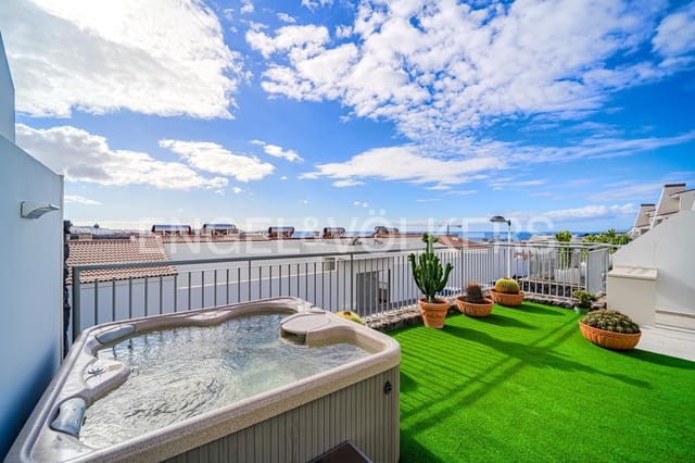 2 soverom Leilighet til salgs i La Caleta, Valverde med svømmebasseng - € 995 000 (Ref: 9522864)