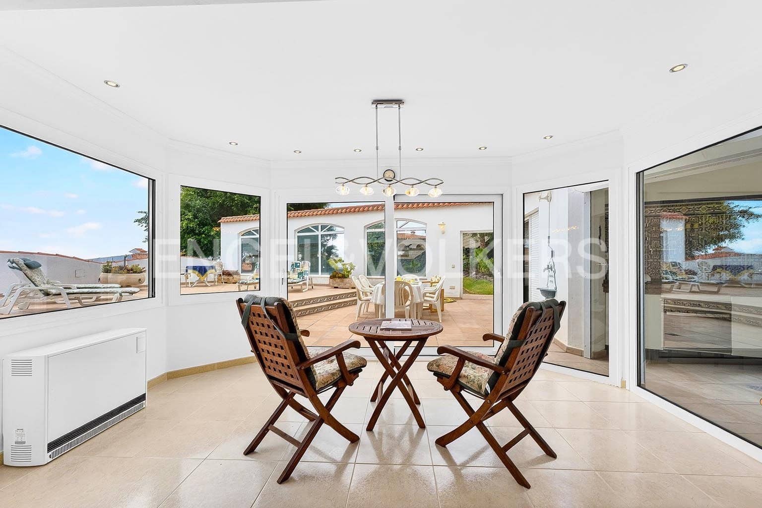 3 sypialnia Willa na sprzedaż w Chayofa z garażem - 880 000 € (Ref: 9544486)