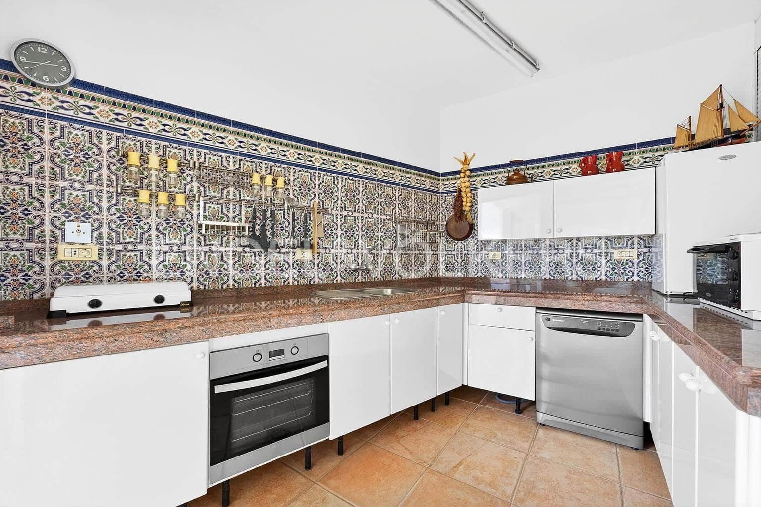 3 sypialnia Willa na sprzedaż w Chayofa z garażem - 880 000 € (Ref: 9544486)