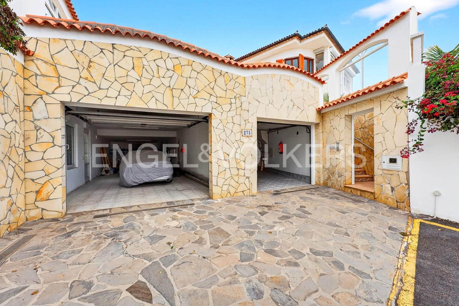 3 sypialnia Willa na sprzedaż w Chayofa z garażem - 880 000 € (Ref: 9544486)