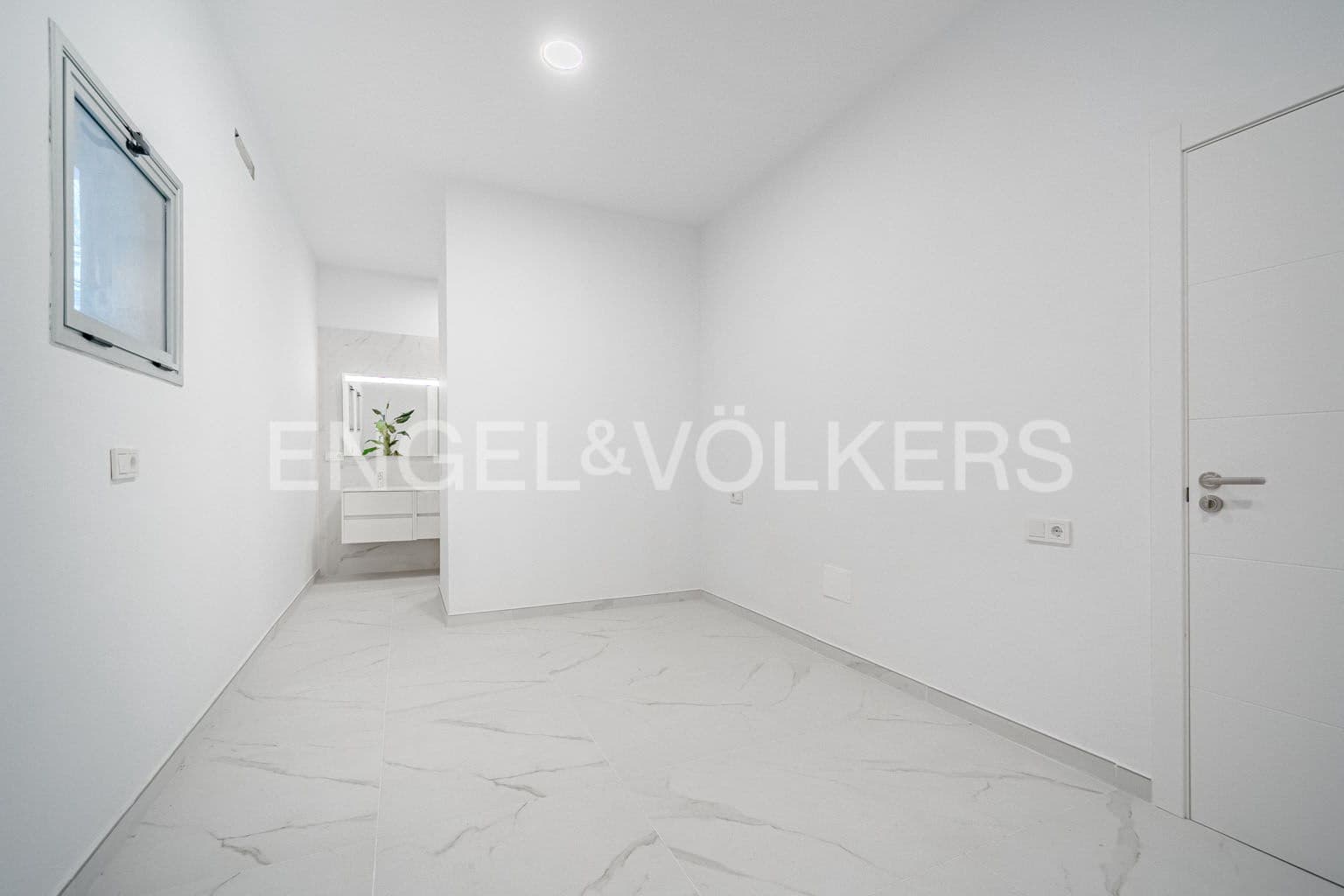 2 bedroom Apartment for sale in Los Gigantes with pool garage - € 1,350,000 (Ref: 9550241)