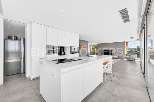 5 sypialnia Willa na sprzedaż w Guía de Isora z basenem garażem - 5 285 000 € (Ref: 9566247)