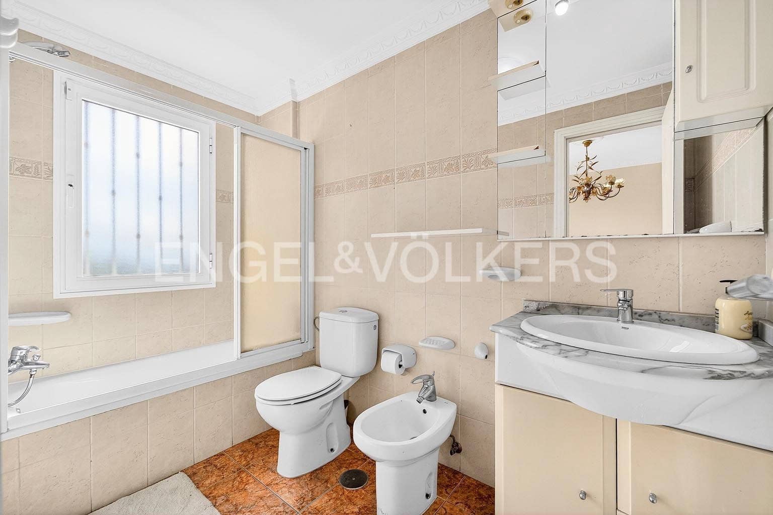 4 sypialnia Willa na sprzedaż w Fanabe z garażem - 899 000 € (Ref: 9572138)