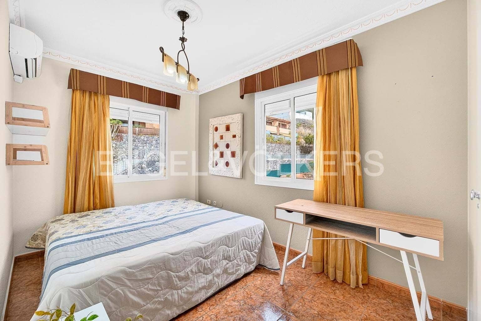 4 sypialnia Willa na sprzedaż w Fanabe z garażem - 899 000 € (Ref: 9572138)