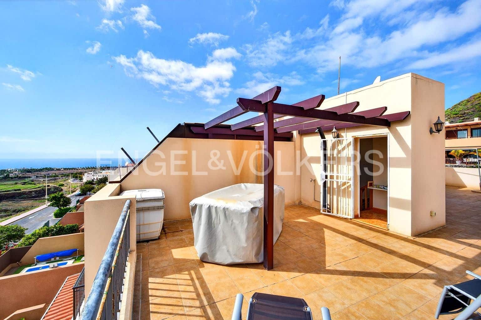 4 sypialnia Willa na sprzedaż w Fanabe z garażem - 899 000 € (Ref: 9572138)