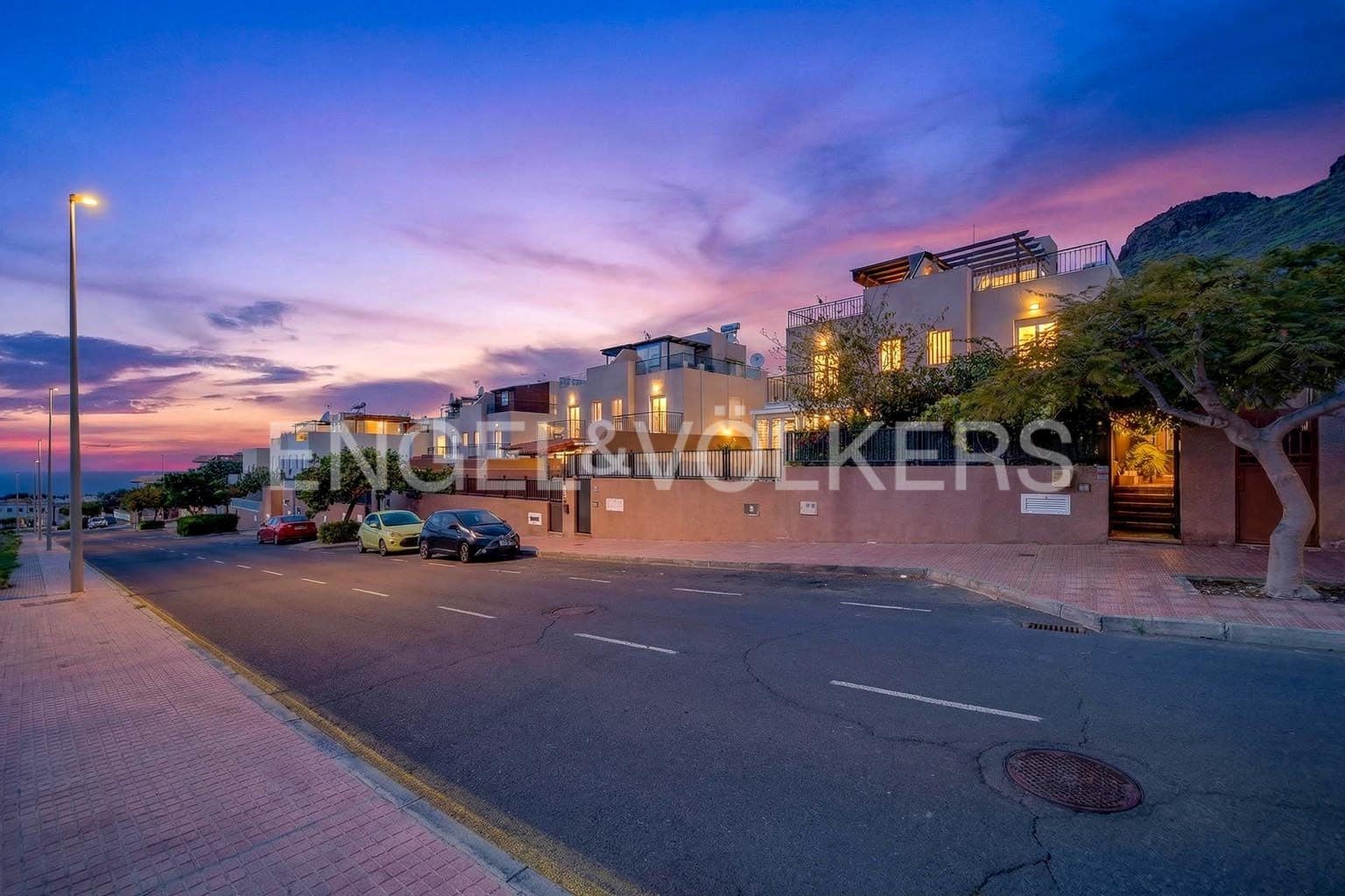 4 sypialnia Willa na sprzedaż w Fanabe z garażem - 899 000 € (Ref: 9572138)