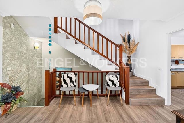 4 sypialnia Willa na sprzedaż w Fañabe, Adeje z garażem - 899 000 € (Ref: 9572138)