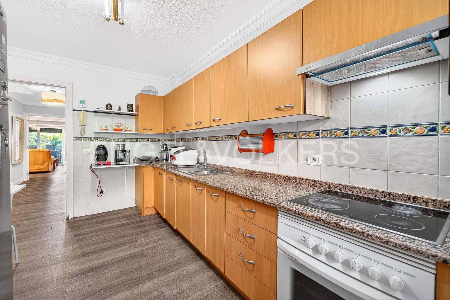 4 sypialnia Willa na sprzedaż w Fanabe z garażem - 899 000 € (Ref: 9572138)