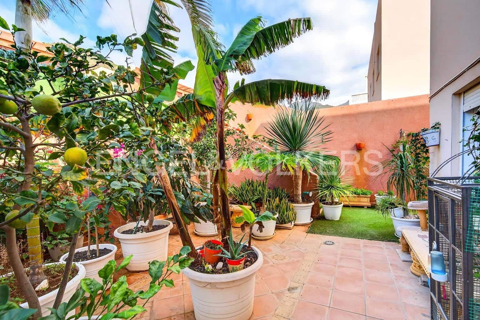 4 sypialnia Willa na sprzedaż w Fanabe z garażem - 899 000 € (Ref: 9572138)