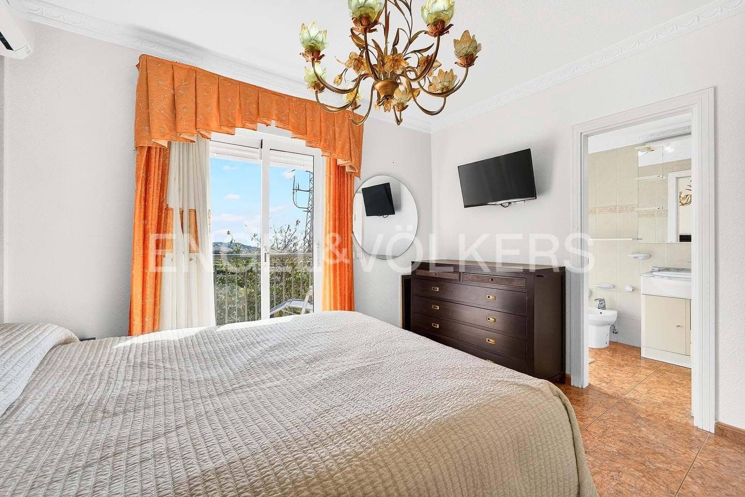 4 sypialnia Willa na sprzedaż w Fanabe z garażem - 899 000 € (Ref: 9572138)