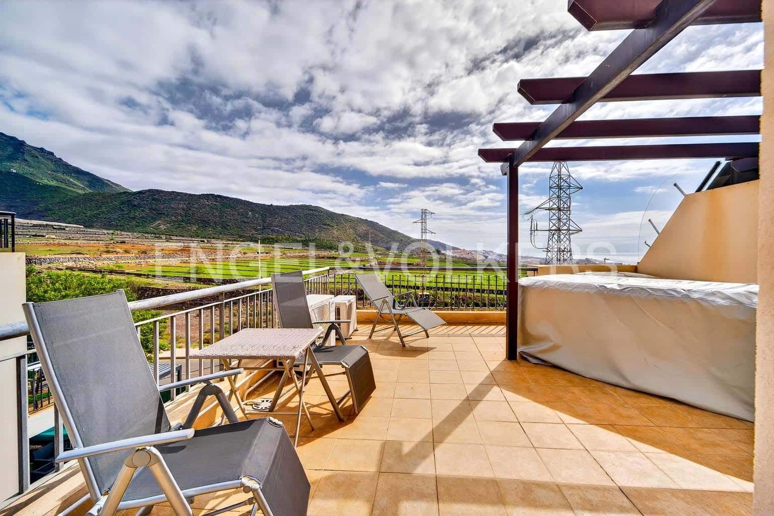 4 sypialnia Willa na sprzedaż w Fanabe z garażem - 899 000 € (Ref: 9572138)