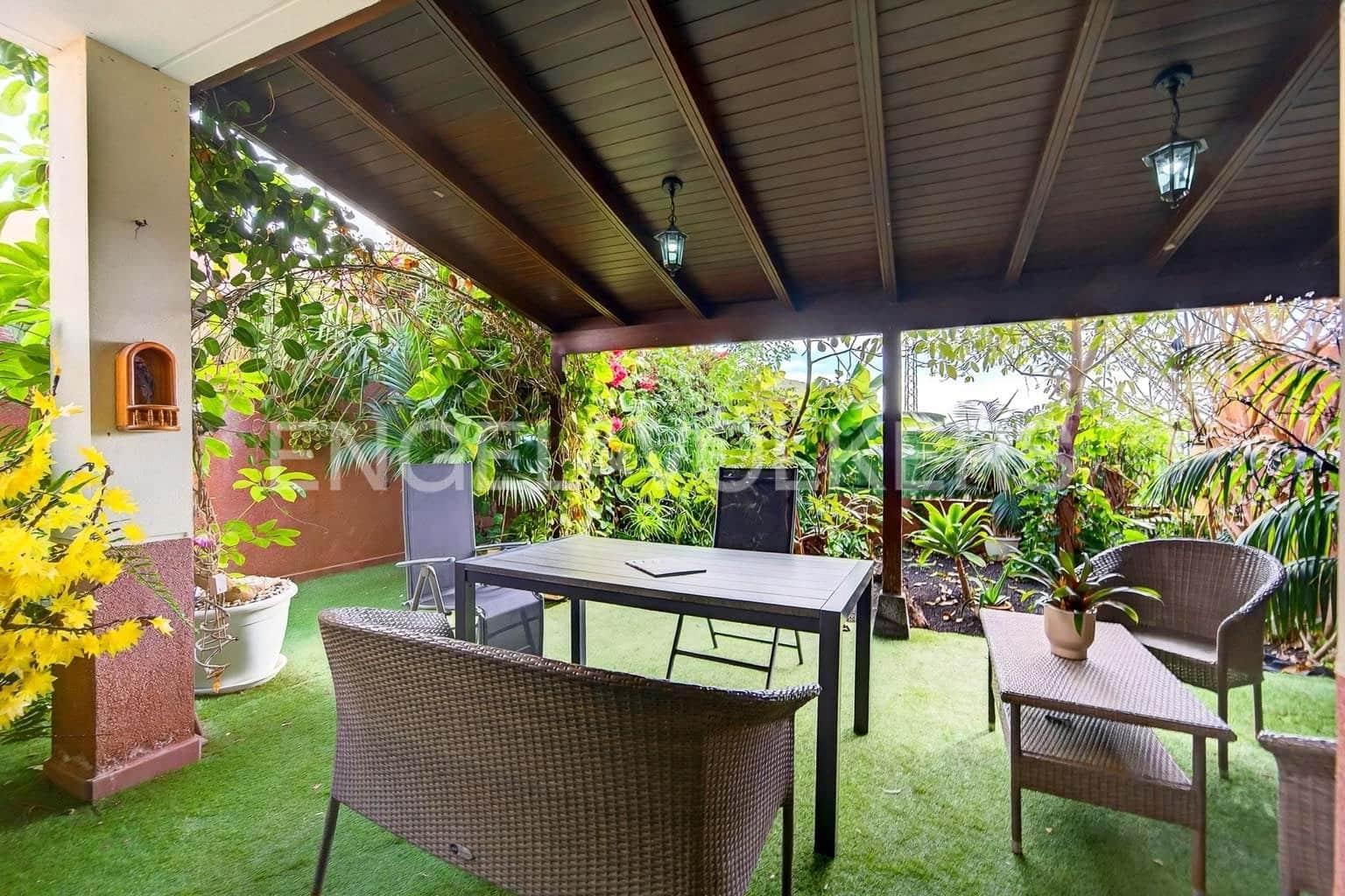 4 sypialnia Willa na sprzedaż w Fanabe z garażem - 899 000 € (Ref: 9572138)