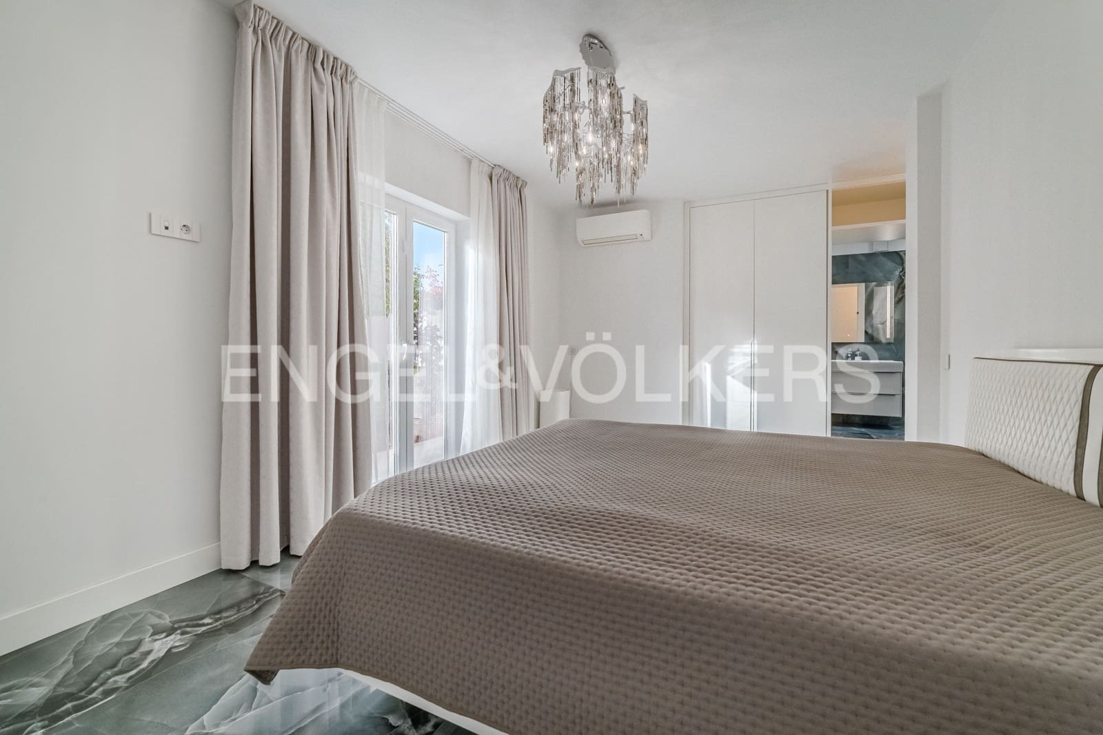 4 chambre Villa/Maison à vendre à Costa Adeje avec piscine - 2 350 000 € (Ref: 9603022)