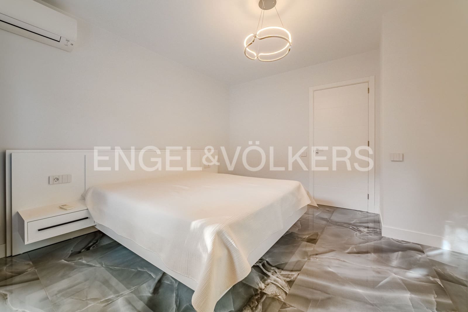 4 chambre Villa/Maison à vendre à Costa Adeje avec piscine - 2 350 000 € (Ref: 9603022)