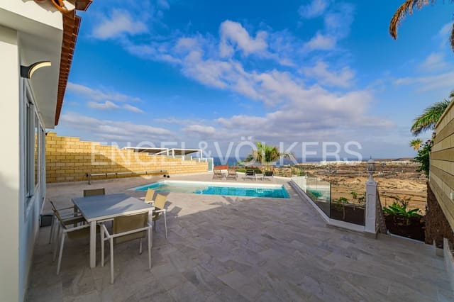 4 soveværelse Villa til salg i Costa Adeje, Adeje med swimmingpool - € 2.350.000 (Ref: 9603022)
