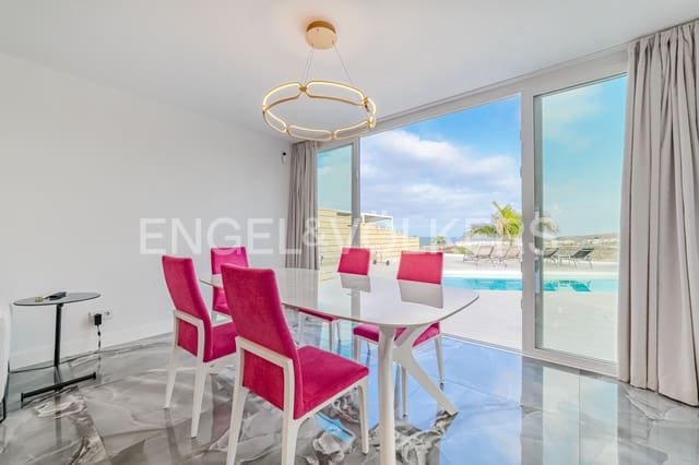 4 soveværelse Villa til salg i Costa Adeje, Adeje med swimmingpool - € 2.350.000 (Ref: 9603022)