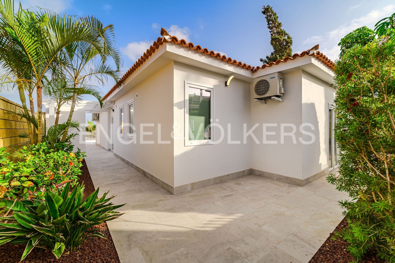 4 chambre Villa/Maison à vendre à Costa Adeje avec piscine - 2 350 000 € (Ref: 9603022)