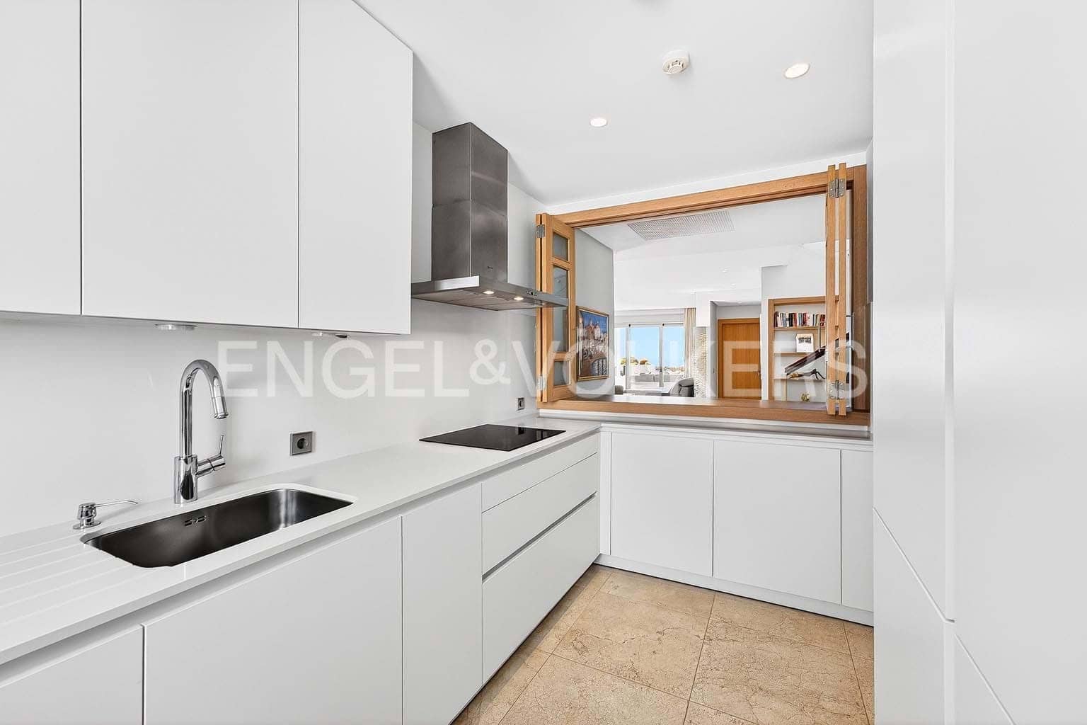 3 bedroom Apartment for sale in Playa San Juan with pool - € 2,249,000 (Ref: 9616827)