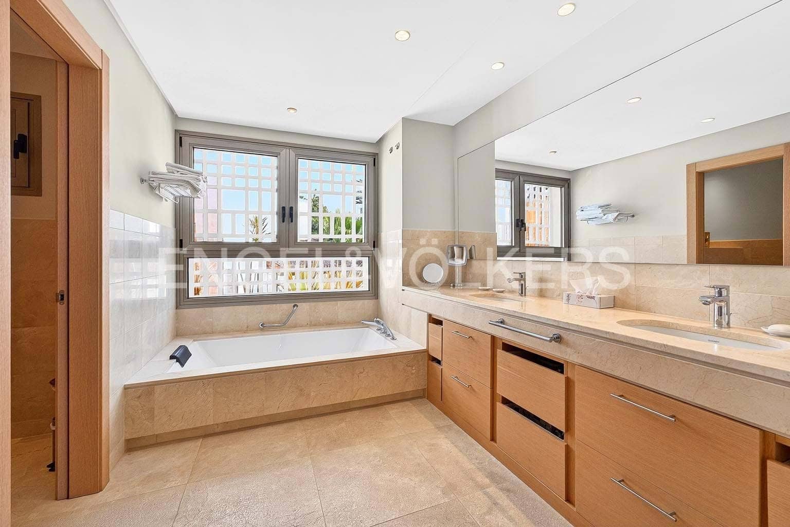 3 bedroom Apartment for sale in Playa San Juan with pool - € 2,249,000 (Ref: 9616827)