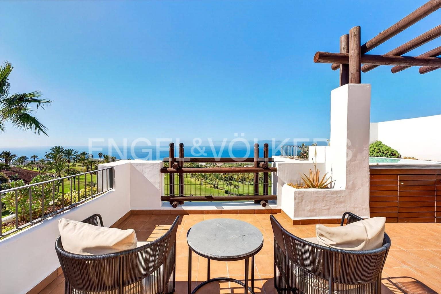 3 bedroom Apartment for sale in Playa San Juan with pool - € 2,249,000 (Ref: 9616827)