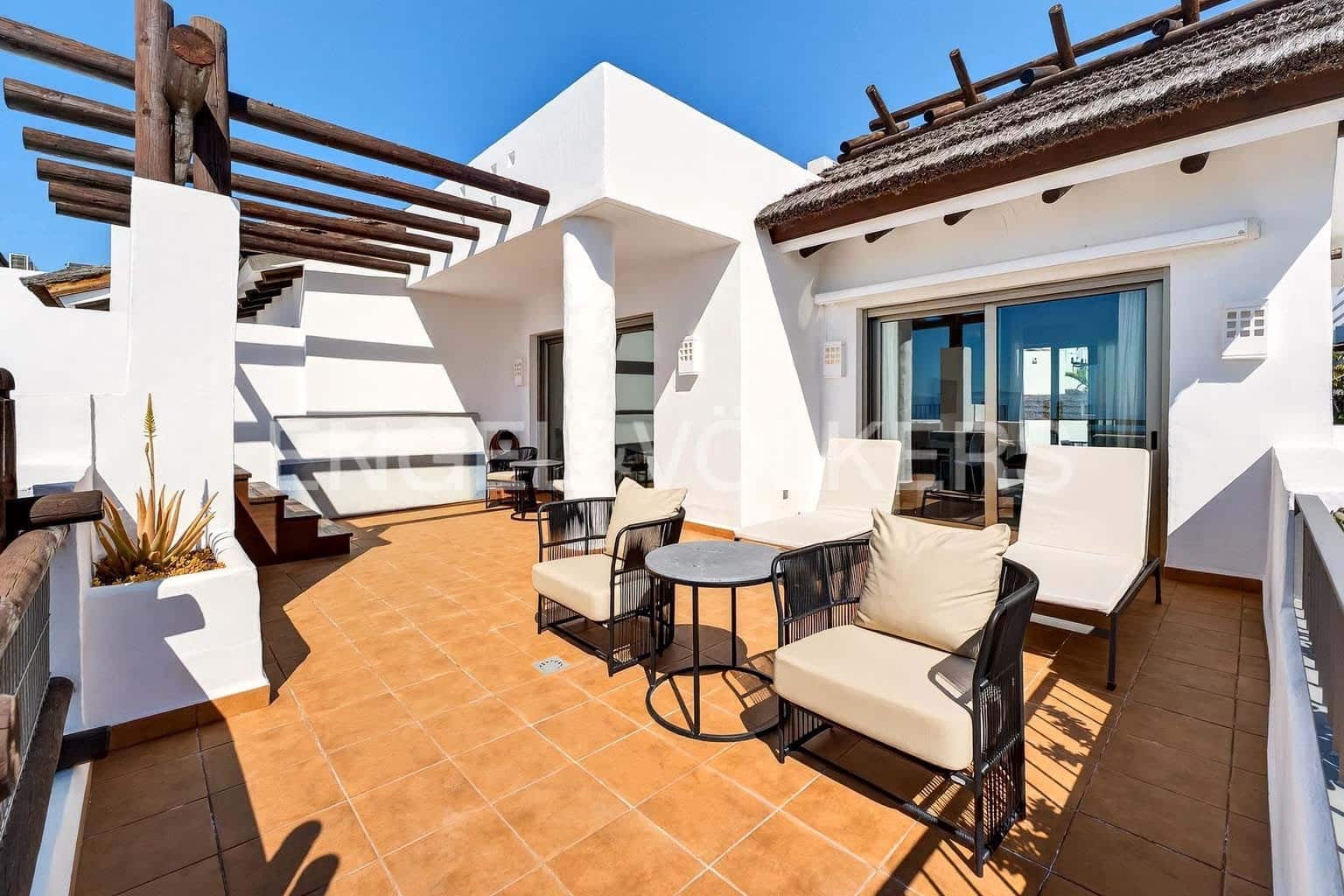 3 bedroom Apartment for sale in Playa San Juan with pool - € 2,249,000 (Ref: 9616827)