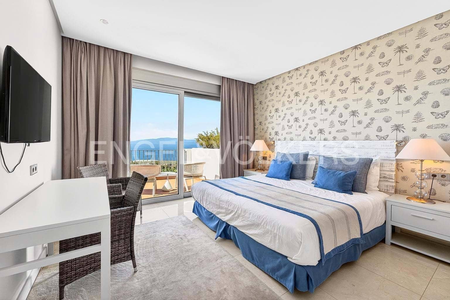 3 bedroom Apartment for sale in Playa San Juan with pool - € 2,249,000 (Ref: 9616827)