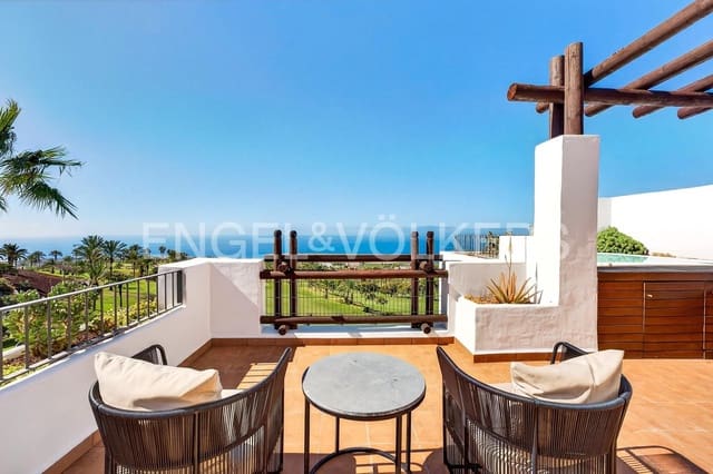 Apartamento de 3 habitaciones en Playa San Juan, Guía de Isora en venta con piscina - 2.249.000 € (Ref: 9616827)