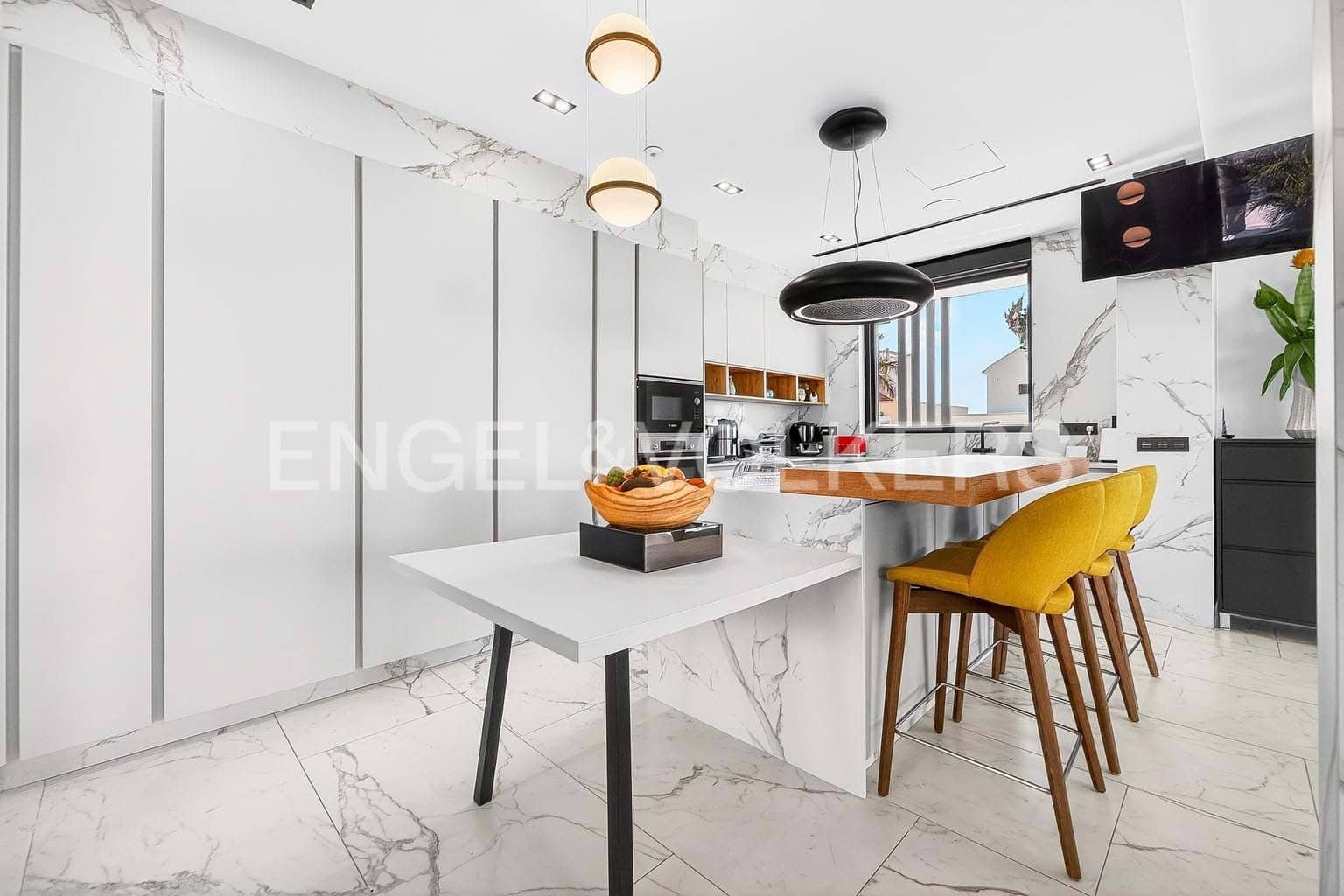 4 soverom Villa til salgs i El Madronal med svømmebasseng garasje - € 3 500 000 (Ref: 9641028)