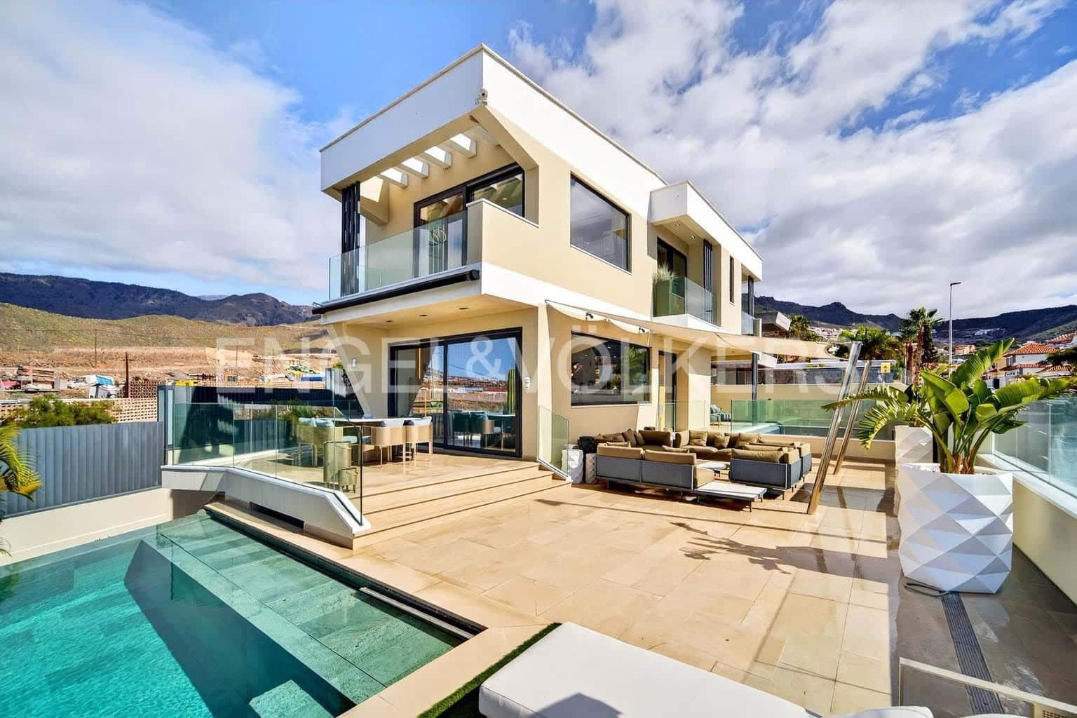 4 soverom Villa til salgs i El Madronal med svømmebasseng garasje - € 3 500 000 (Ref: 9641028)