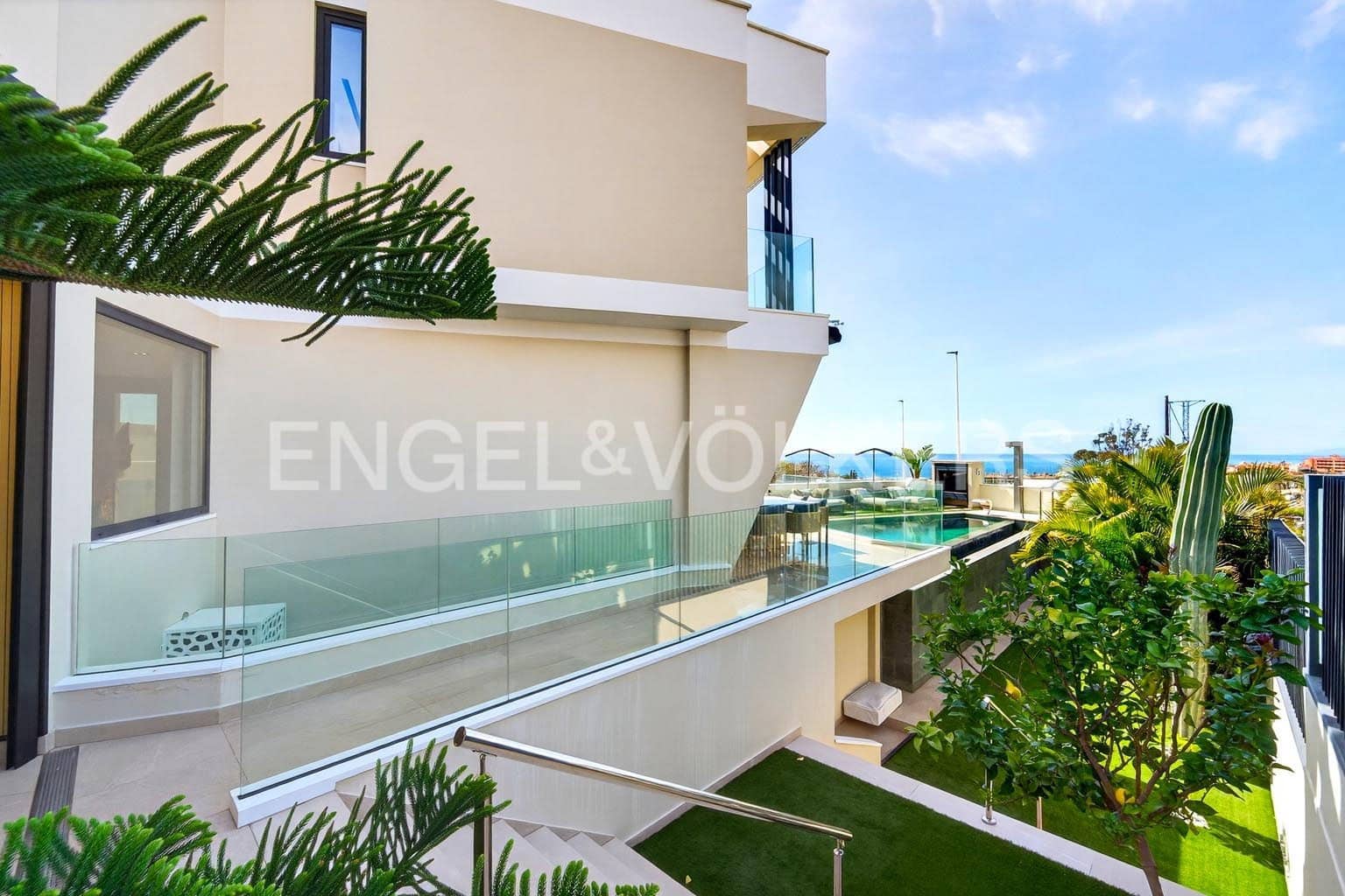 4 soverom Villa til salgs i El Madronal med svømmebasseng garasje - € 3 500 000 (Ref: 9641028)