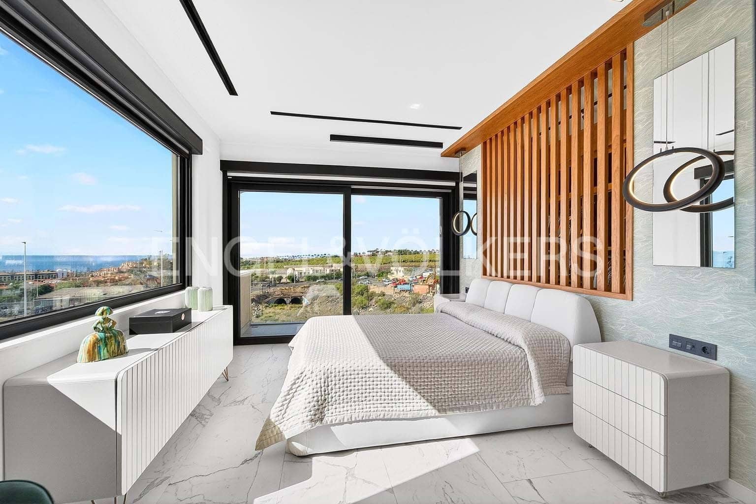 4 soverom Villa til salgs i El Madronal med svømmebasseng garasje - € 3 500 000 (Ref: 9641028)