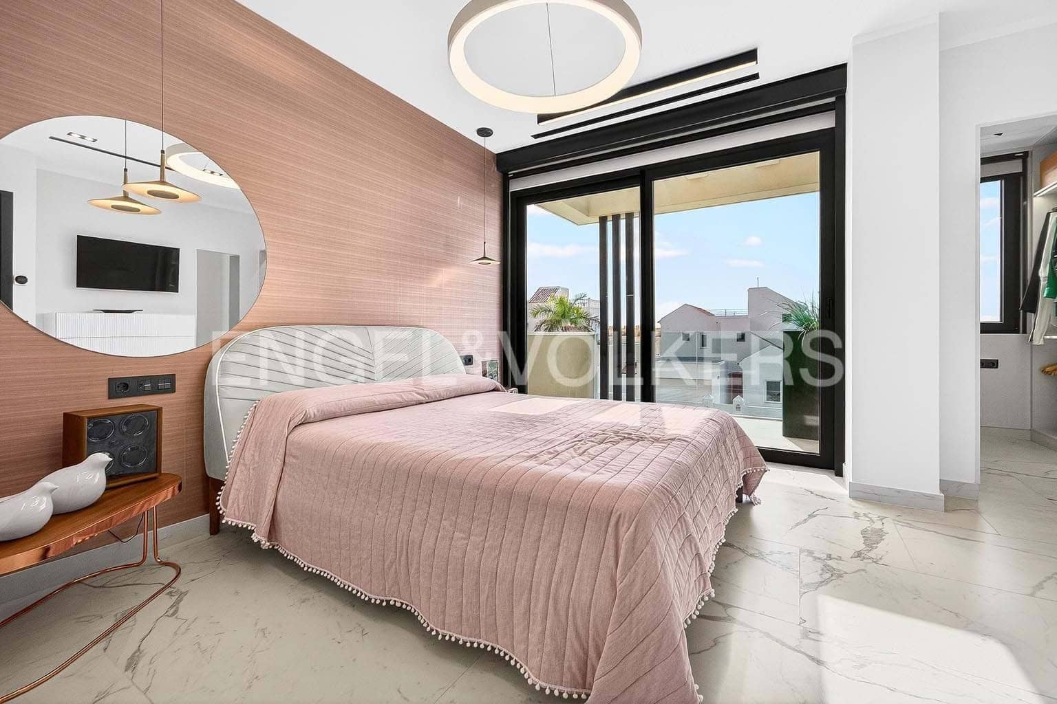 4 soverom Villa til salgs i El Madronal med svømmebasseng garasje - € 3 500 000 (Ref: 9641028)