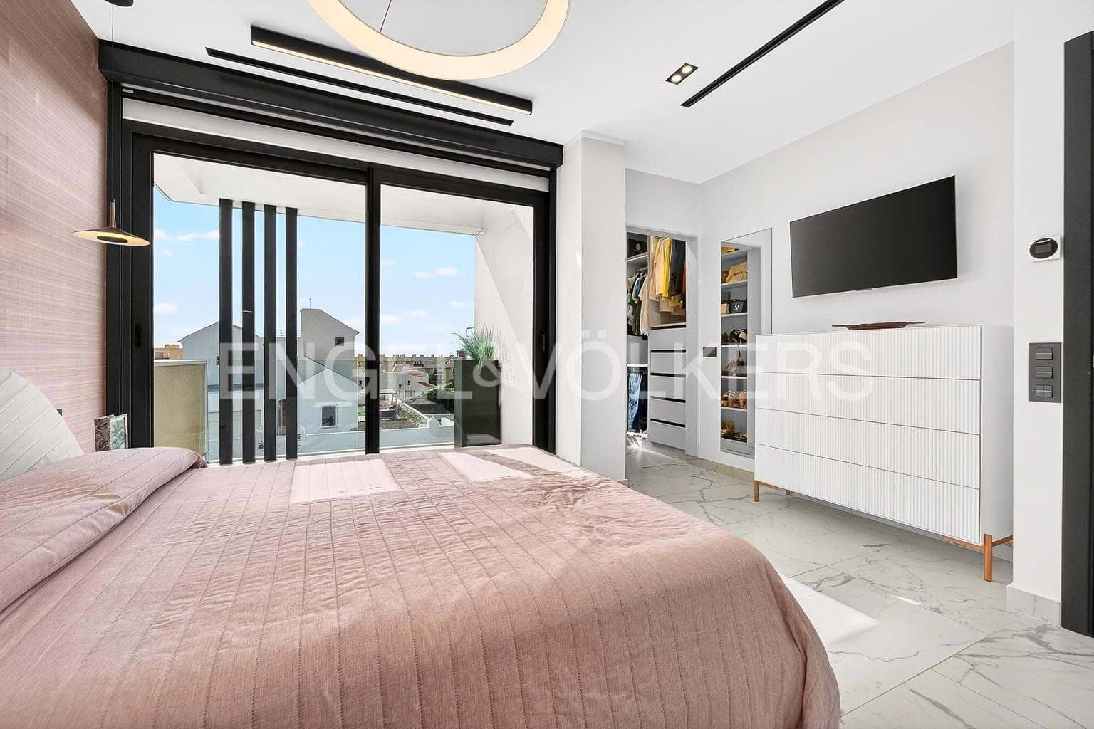 4 soverom Villa til salgs i El Madronal med svømmebasseng garasje - € 3 500 000 (Ref: 9641028)