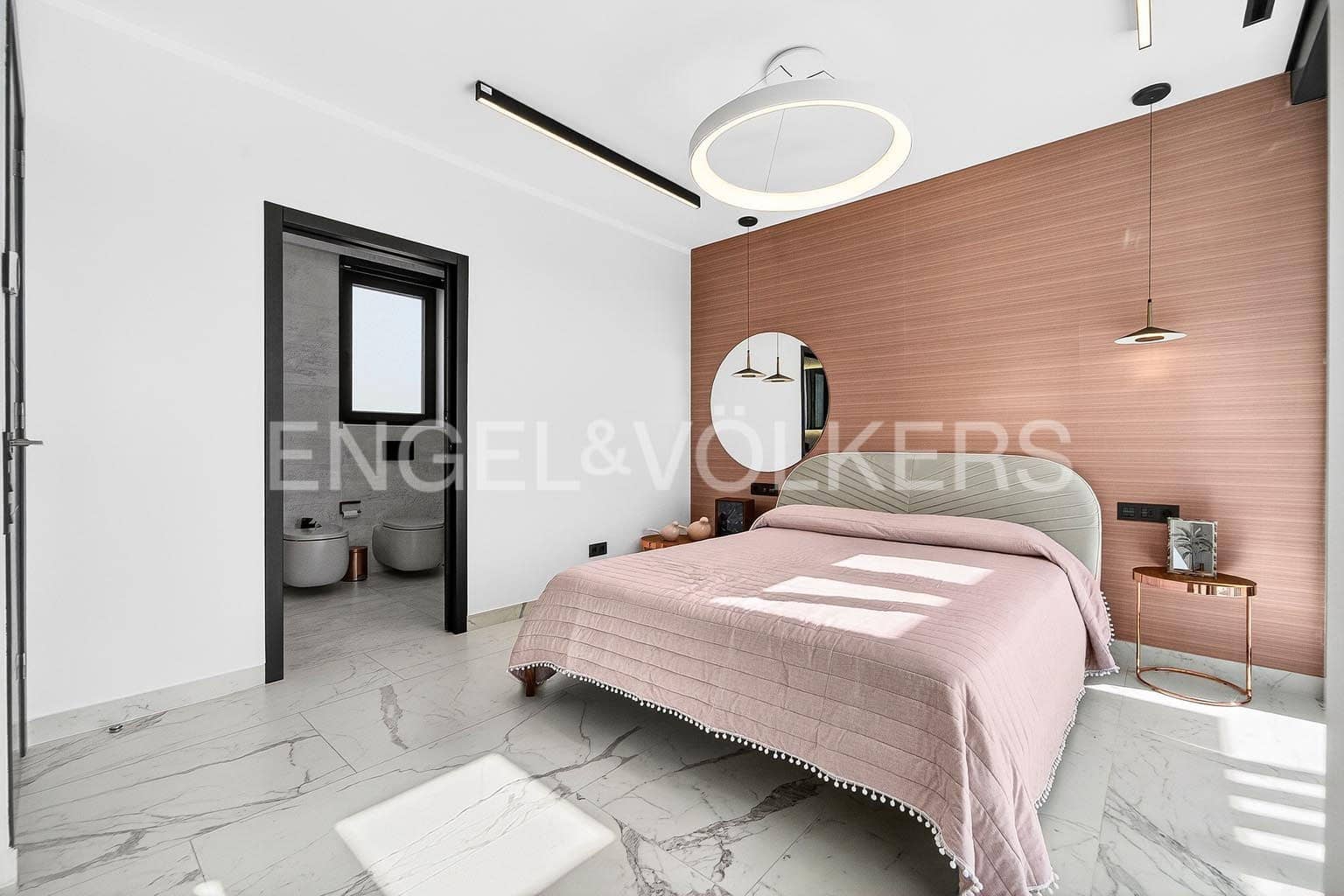 4 soverom Villa til salgs i El Madronal med svømmebasseng garasje - € 3 500 000 (Ref: 9641028)