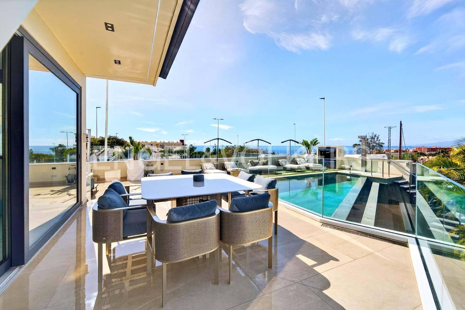 4 soverom Villa til salgs i El Madronal med svømmebasseng garasje - € 3 500 000 (Ref: 9641028)