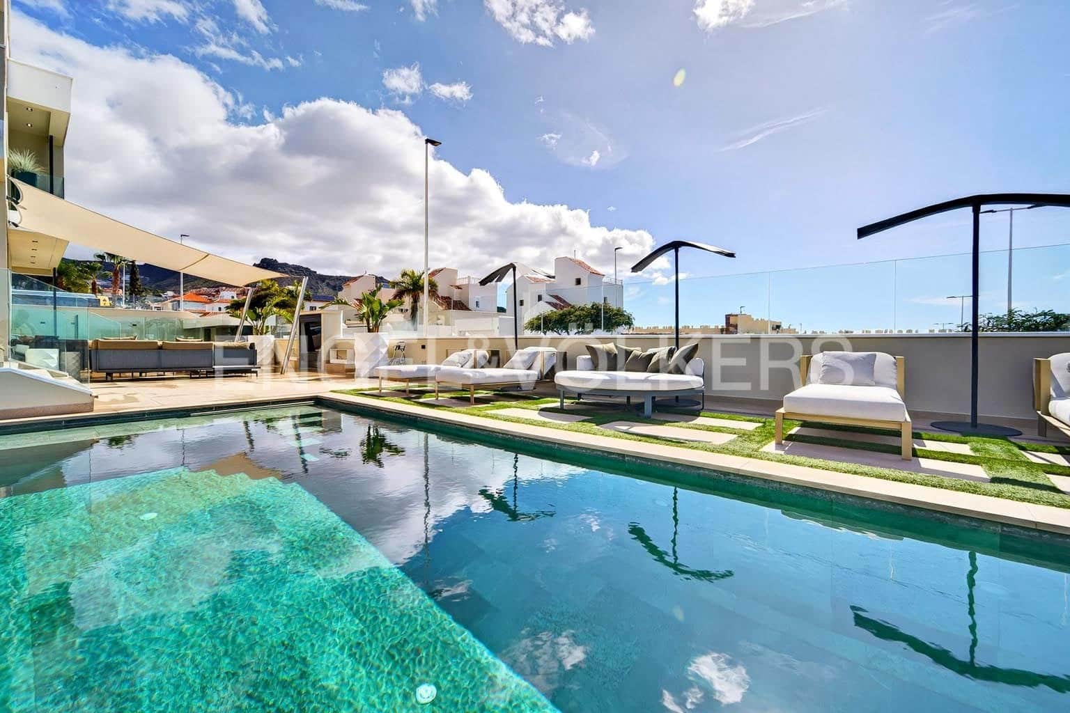 4 soverom Villa til salgs i El Madronal med svømmebasseng garasje - € 3 500 000 (Ref: 9641028)