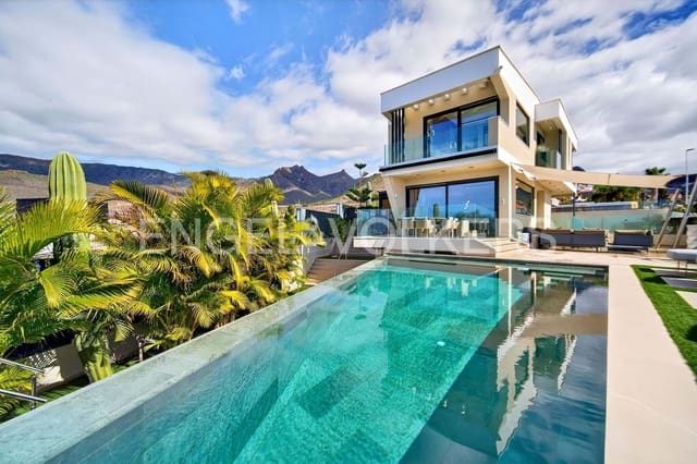 4 soverom Villa til salgs i El Madroñal, Adeje med svømmebasseng garasje - € 3 500 000 (Ref: 9641028)