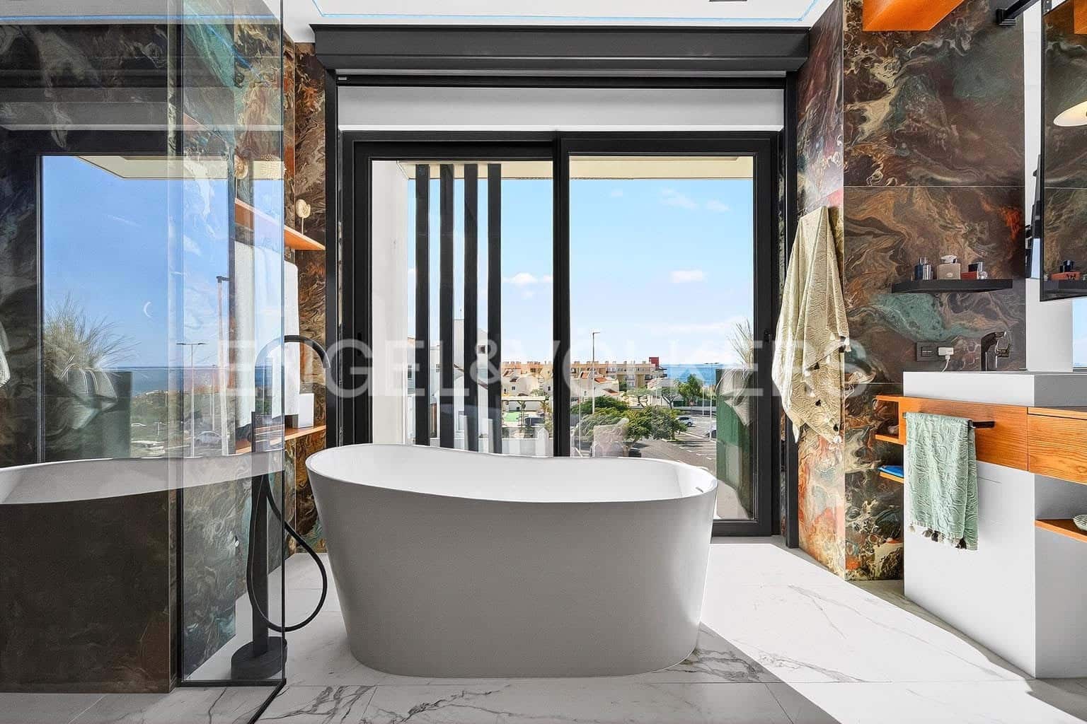 4 soverom Villa til salgs i El Madronal med svømmebasseng garasje - € 3 500 000 (Ref: 9641028)