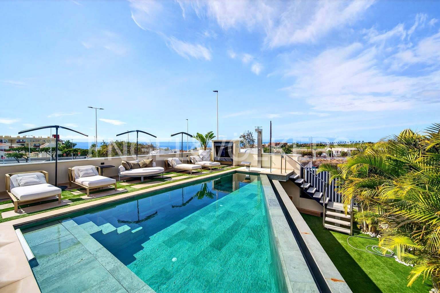 4 soverom Villa til salgs i El Madronal med svømmebasseng garasje - € 3 500 000 (Ref: 9641028)