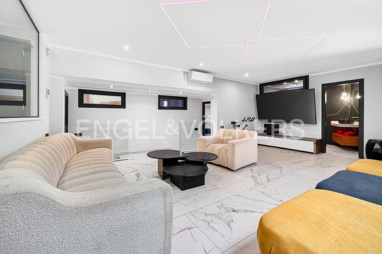 4 soverom Villa til salgs i El Madronal med svømmebasseng garasje - € 3 500 000 (Ref: 9641028)