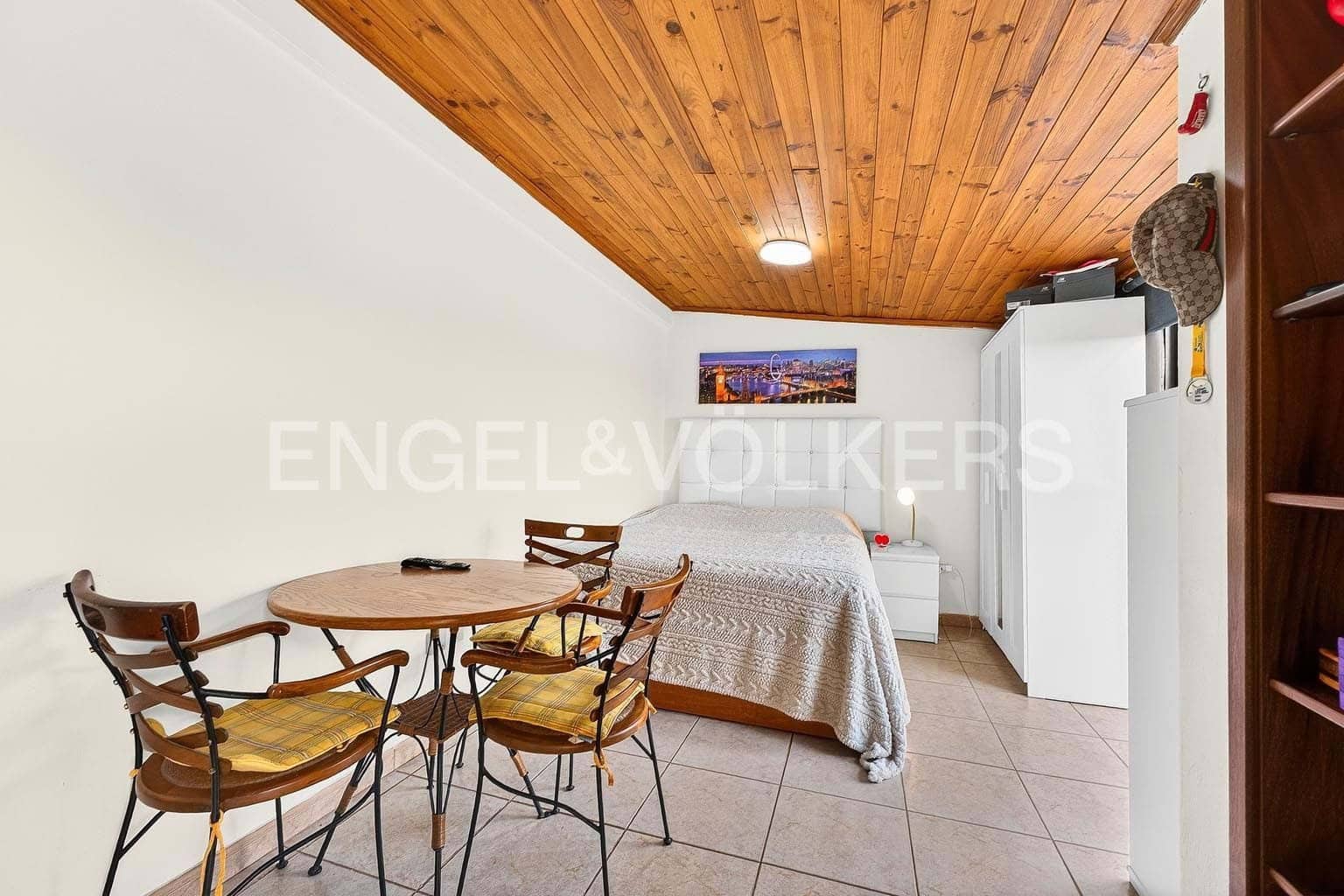 2 bedroom Apartment for sale in El Medano - € 320,000 (Ref: 9649837)