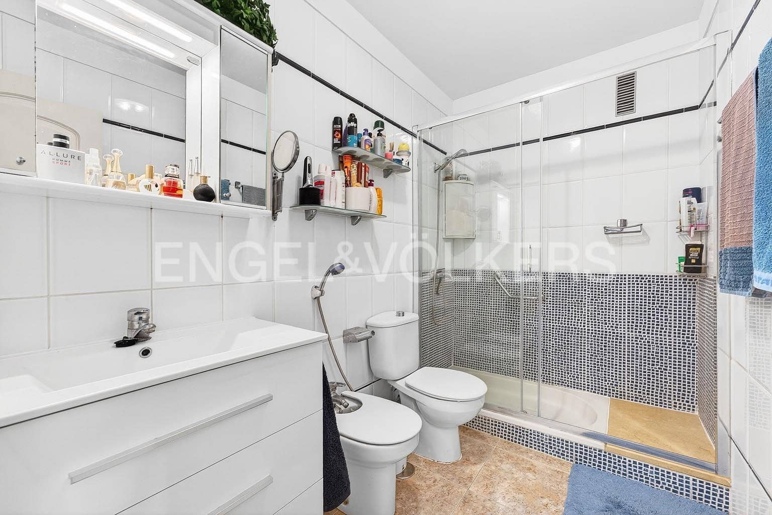 2 bedroom Apartment for sale in El Medano - € 320,000 (Ref: 9649837)