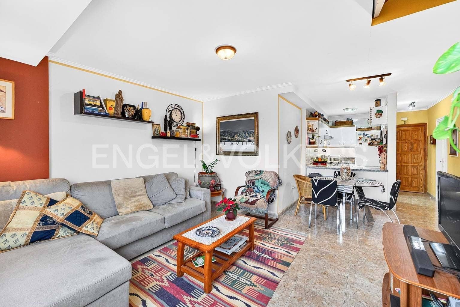 2 bedroom Apartment for sale in El Medano - € 320,000 (Ref: 9649837)