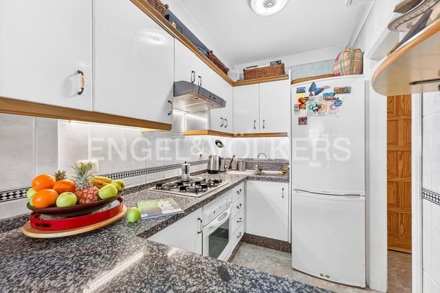 2 bedroom Apartment for sale in El Medano, Granadilla de Abona - € 320,000 (Ref: 9649837)