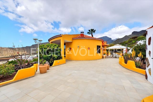 5 soveværelse Villa til salg i Los Gigantes, Santiago del Teide med swimmingpool - € 1.285.000 (Ref: 9667191)