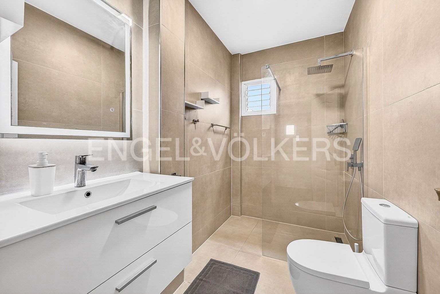 5 soveværelse Villa til salg i Los Gigantes med swimmingpool - € 1.285.000 (Ref: 9667191)